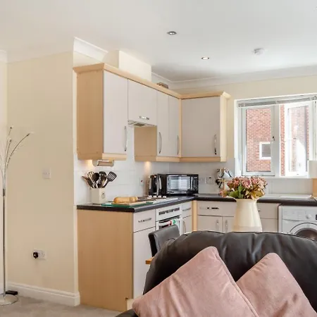 1 Bed In Oc-w815 * Whitby