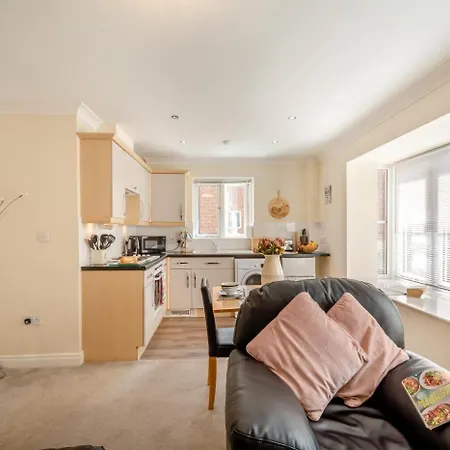 1 Bed In Oc-w815 Apartment *