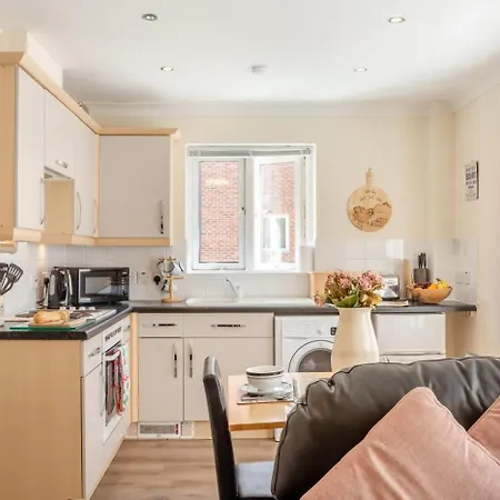 1 Bed In Oc-w815 Apartment